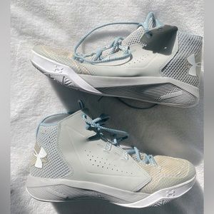 Under armour basketball shoes size 13